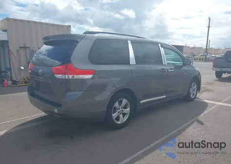 2011 Toyota Sienna Le V6/Le V6 Auto Access Seat из США, поврежденный, VIN 5TDKK3DC8BS077112